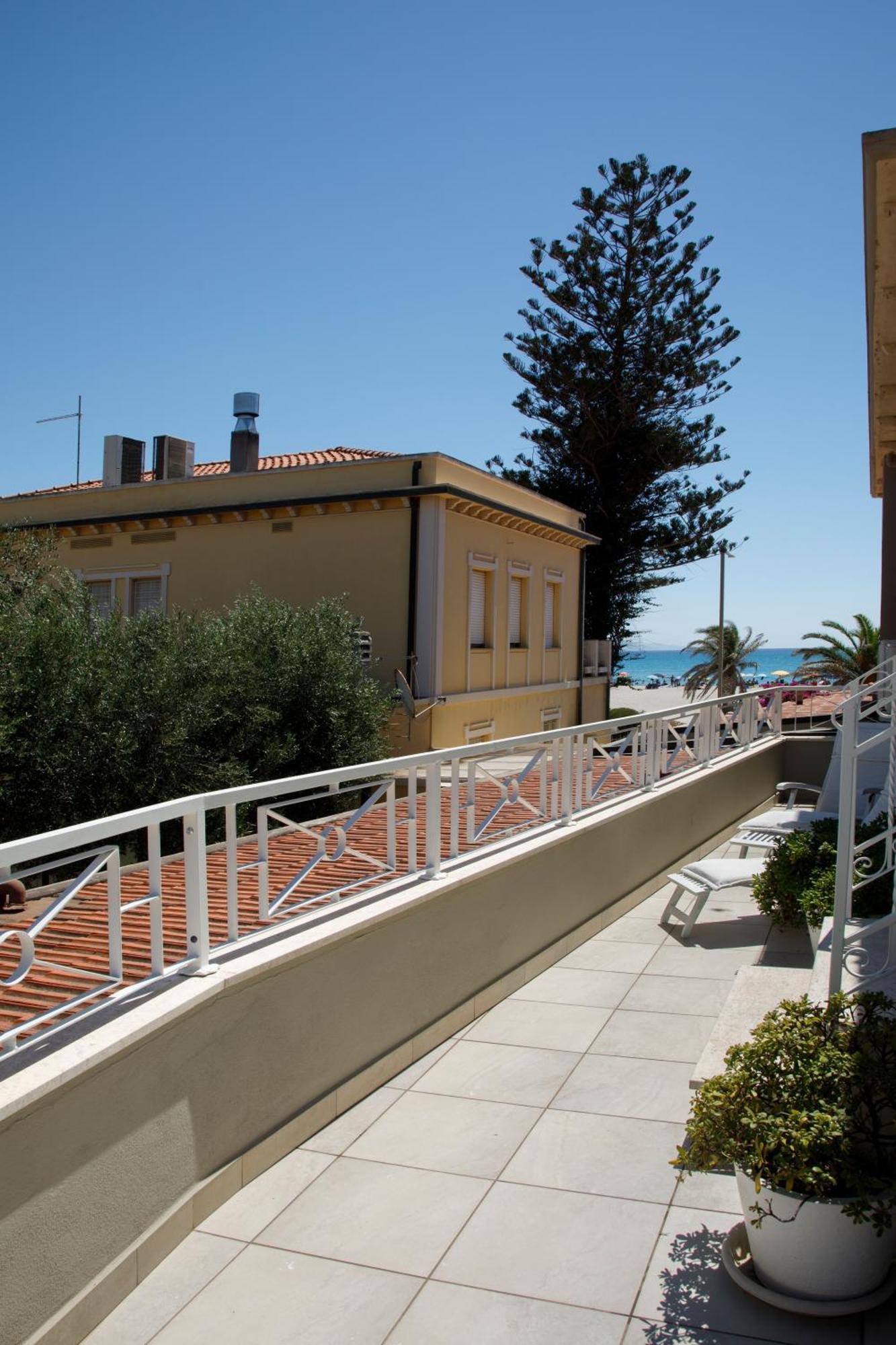 Hotel La Villa Del Mare Cagliari Zewnętrze zdjęcie